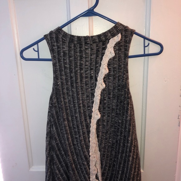 Grey open/flowy back tank - Picture 2 of 3